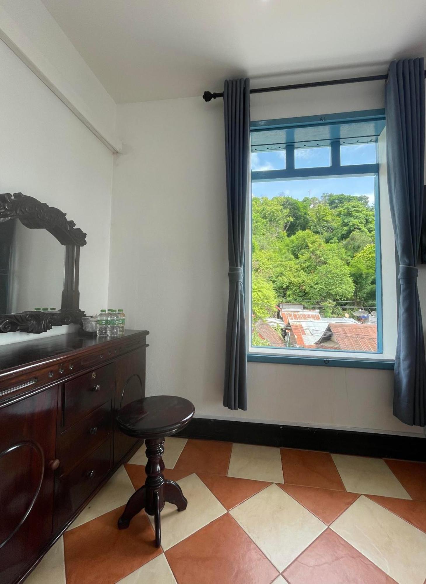 Villa Merry Lao Ban Aphay لوانغ برابانغ المظهر الخارجي الصورة